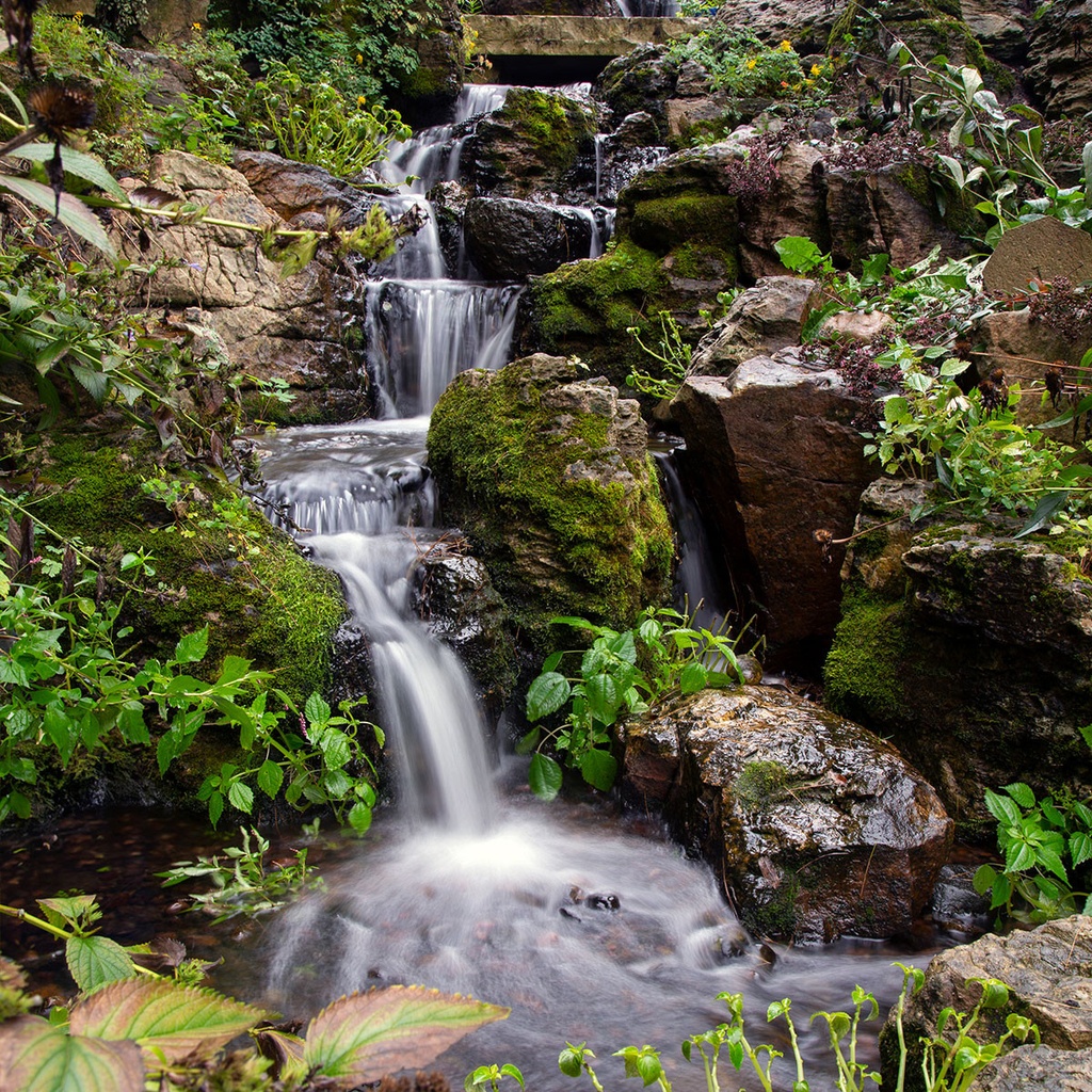 LARGE PONDLESS WATERFALL KIT 26' STREAM W/SLD 5000-9000 ADJUSTABLE FLOW POND PUMP